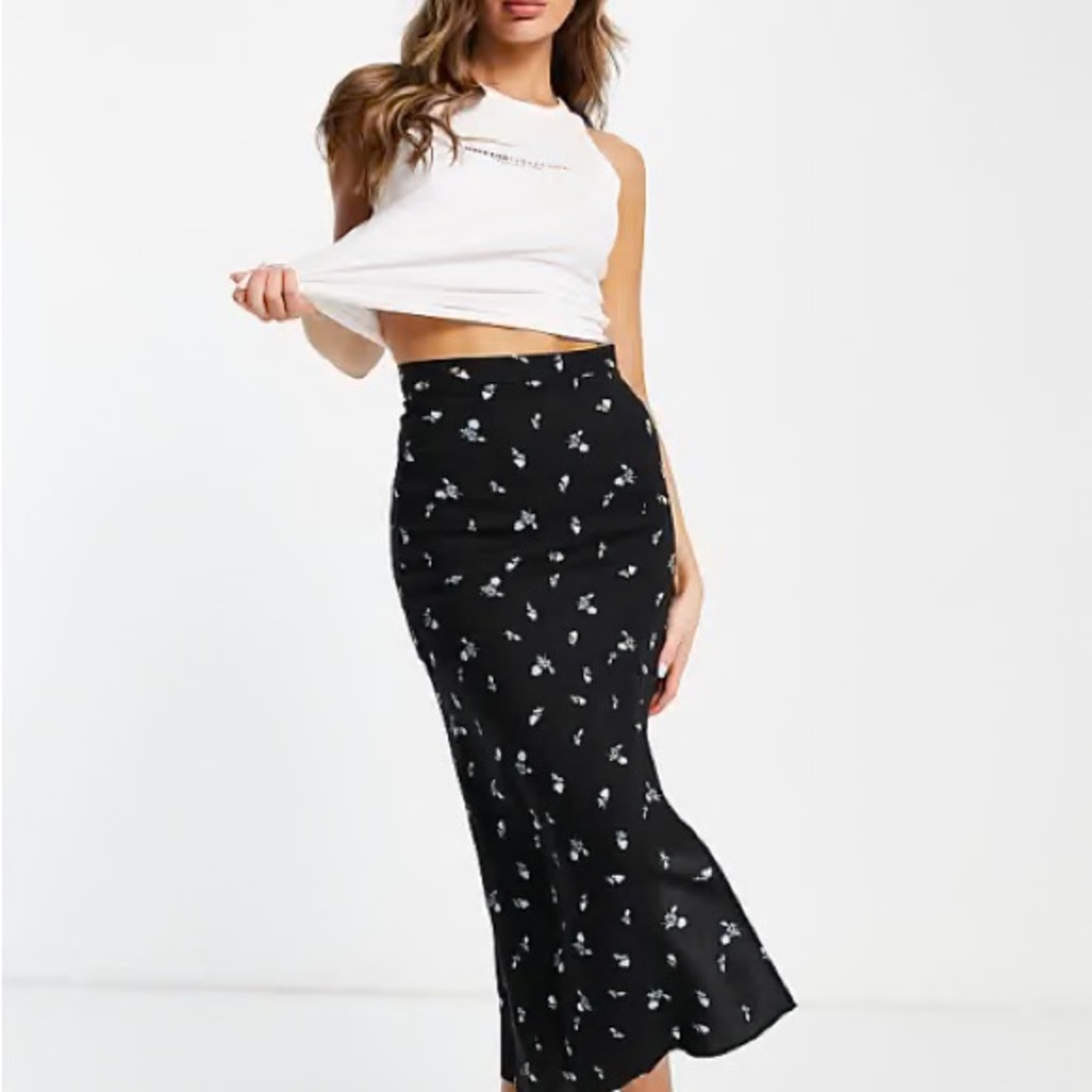 BILLABONG NWOT FLORAL MAXI SKIRT 🥀🖤 Size XS